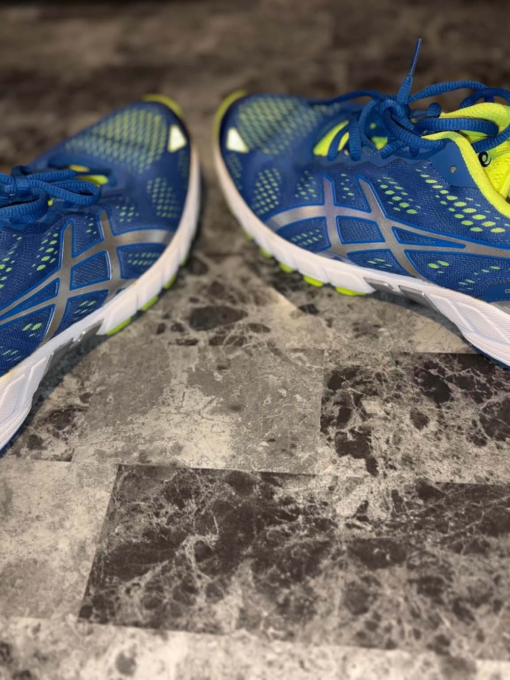 ASICS Men’s Blue and Neon Running Shoes - Picture 5 of 6
